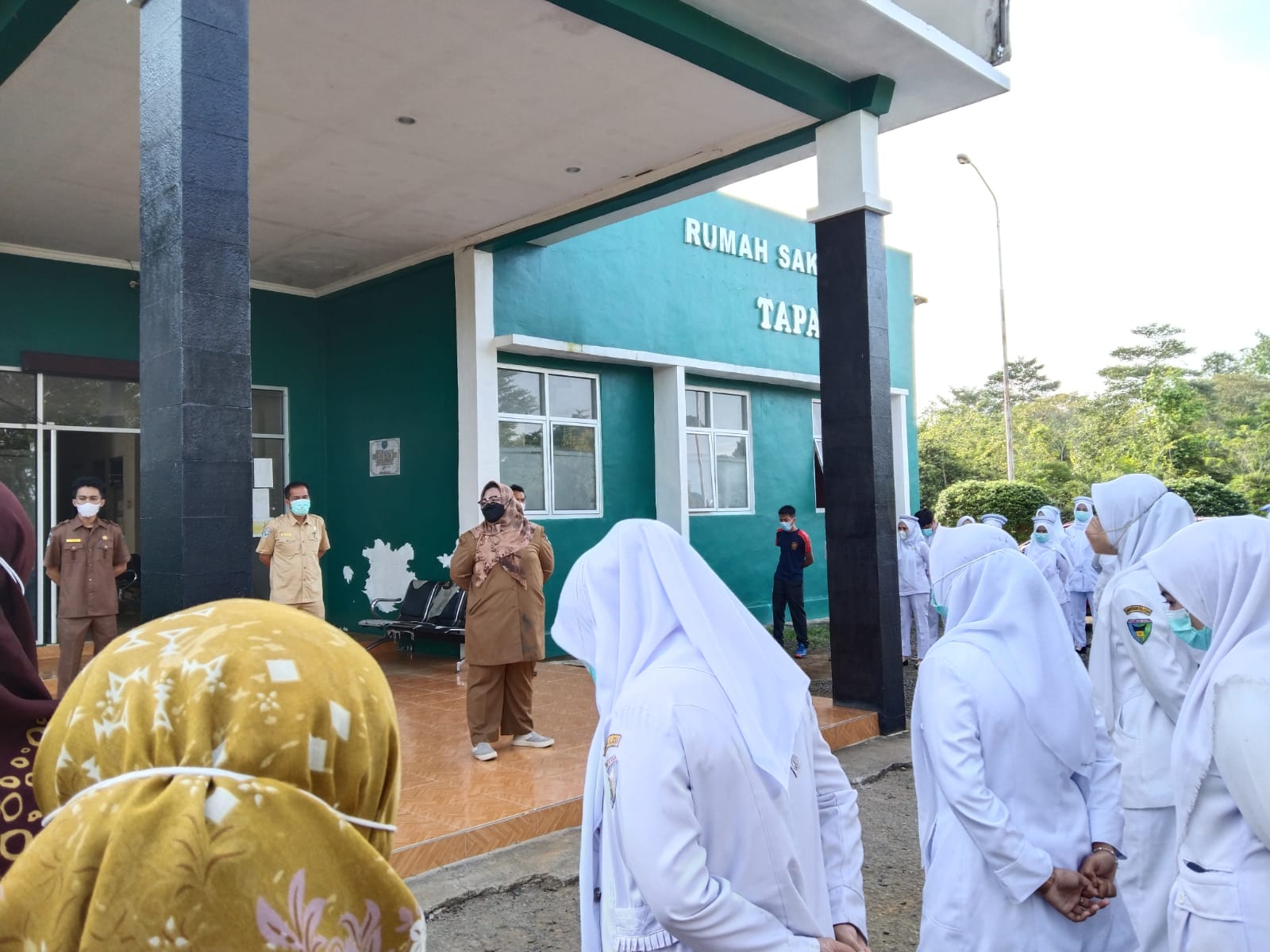 Kegian apel rutin di lingkungan RSUD Tapan yang dipimpin oleh Direktur RSUD Tapan