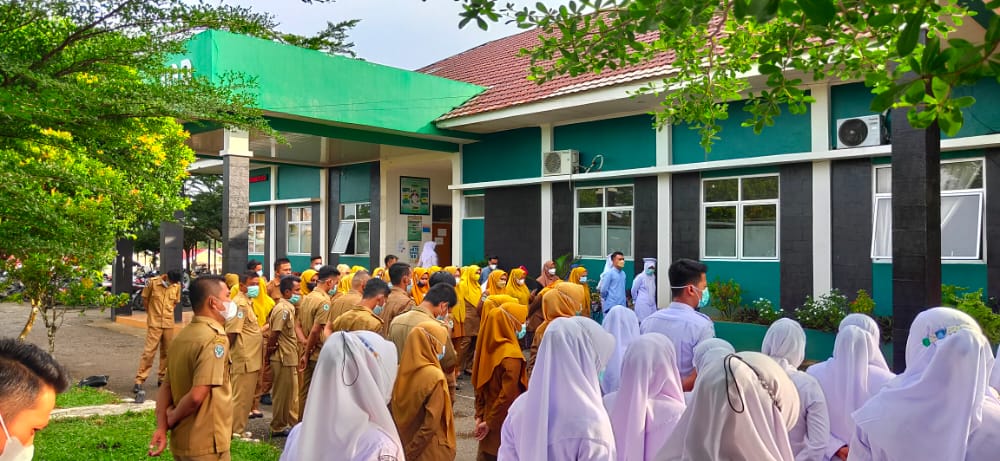 Apel pagi yang dipimpin oleh Direktur RSUD Tapan