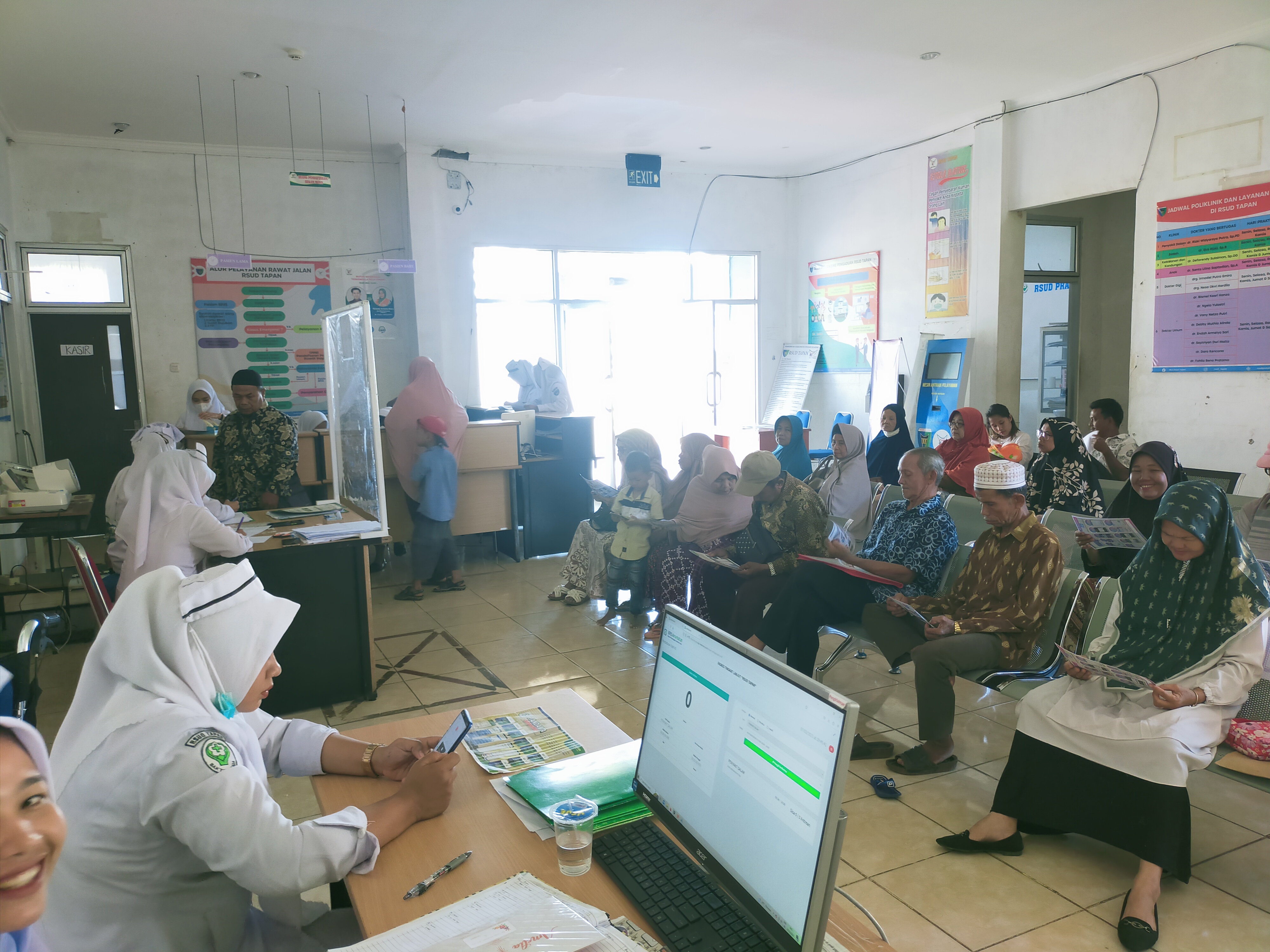 Kunjungan Pasien Poliklinik RSUD Tapan Semakin Ramai