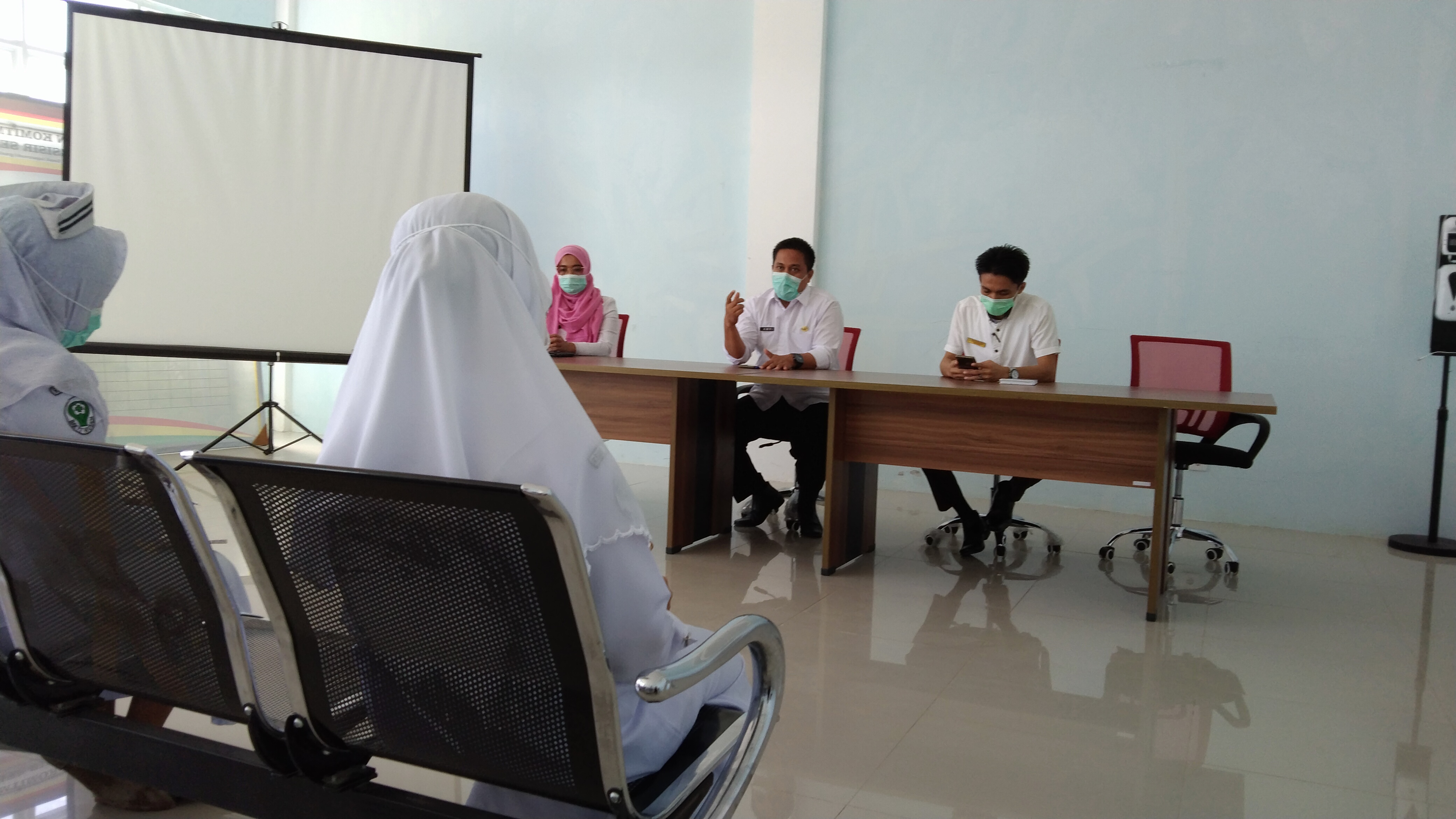 Rapat Direksi bersama Karu dan katim RSUD Tapan 