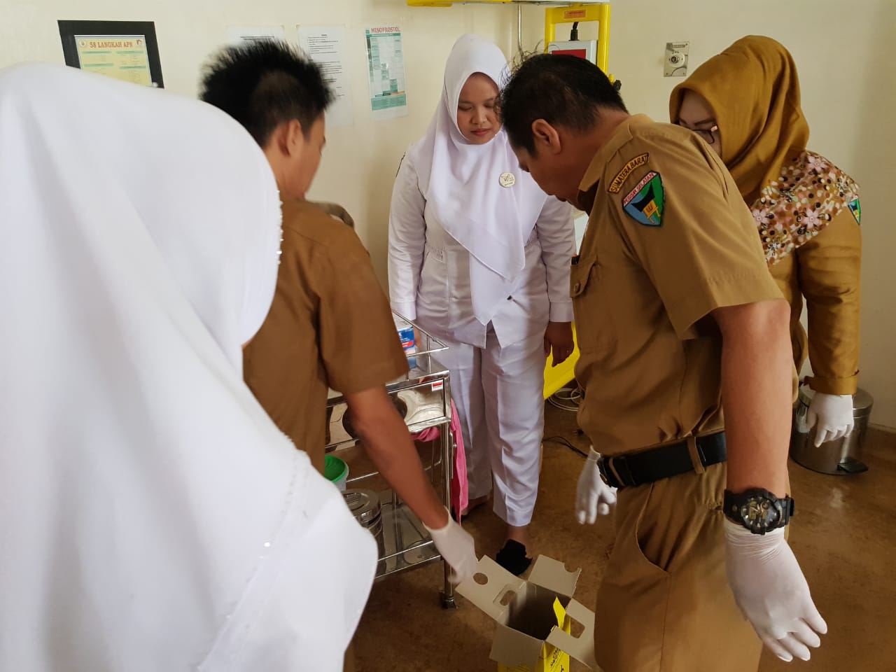 Pemantauan oleh direksi tentang pemilahan sampah  diseluruh  bagian pelayanan RSUD Tapan
