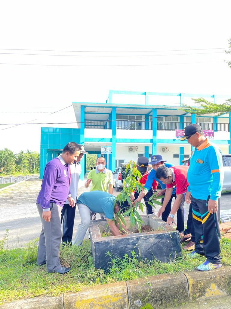 Penanaman pohon di Lokasi RSUD Tapan