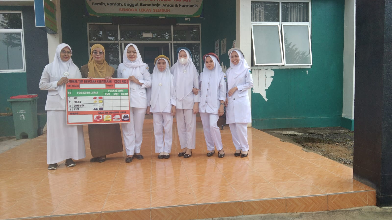 Presentasi (APAR) Bersama Tim Pokja Apel pagi RSUD Tapan 
